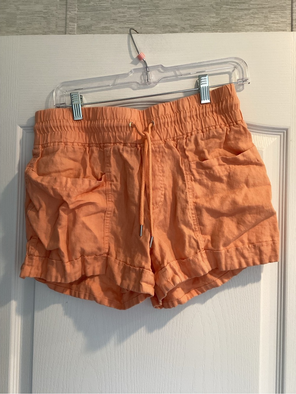 Athleta Peach Drawstring Cargo Shorts 4 EUC